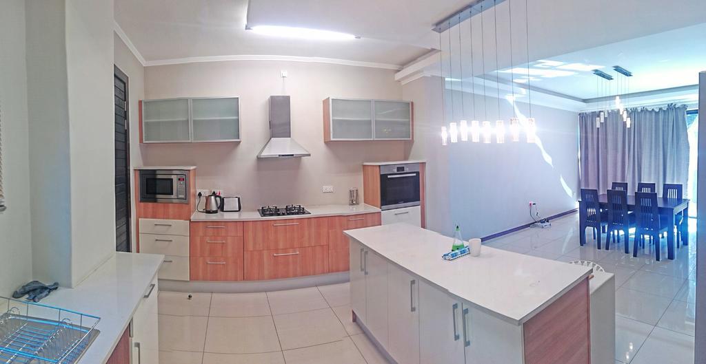 Lifestyle Apartments Gaborone Esterno foto